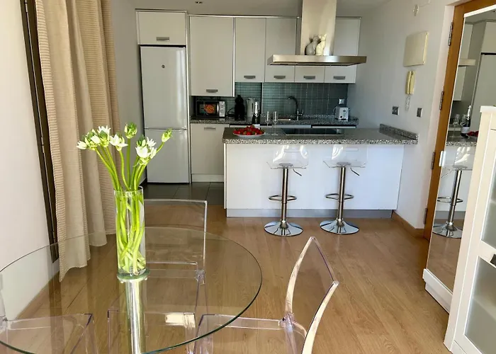 2 Big Terraces Penthouse Center *